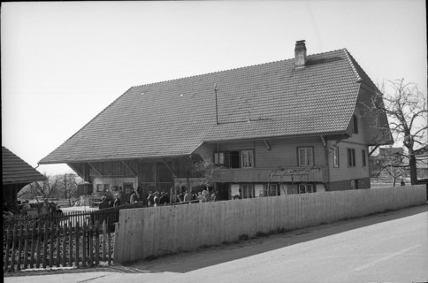 Bernese Seeland, Gant on a farm; 1966