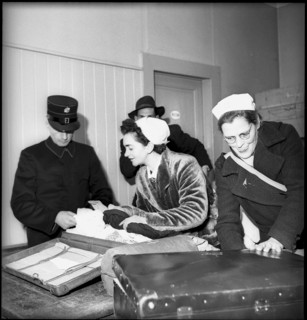 WW 2: Swiss Donation. swiss medical mission, team on their way to Belgium, 1944