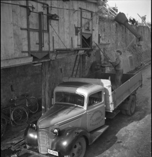 Truck is loaded. Grandson coal mine. 1943