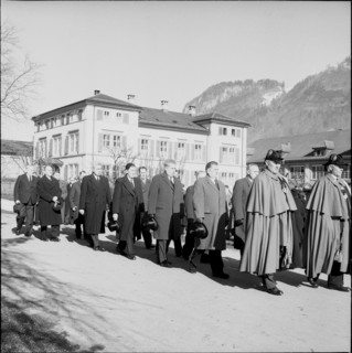 Glarus, funeral of the eleven avalanche victims, funeral procession, 1961