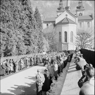 Avalanche in Unterbäch. Snow in the hall of the hotel Edelweiss, 1957