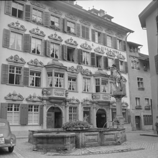 Fountain in the courtyard of a farmhouse in Sumiswald 1939