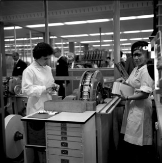 Cigarette factory Burrus, 1960