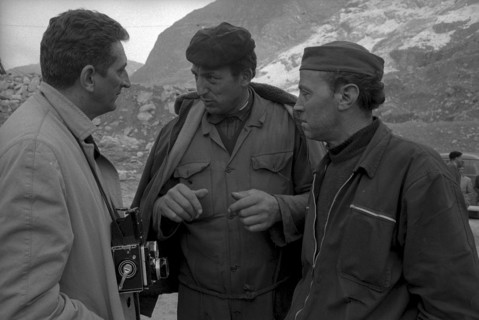Mattmark glacial ice avalanche, nighttime search for missing workers, 1965