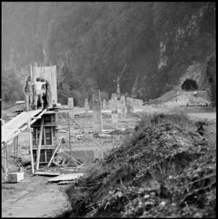 Construction of the Kerenzerberg railway tunnel, ca. 1960