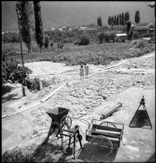 Landslide near Pully, scree and debris; 1945