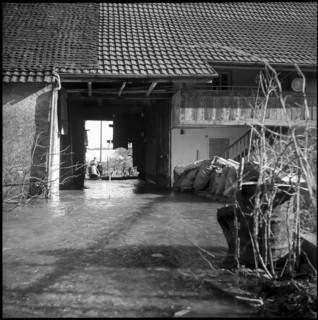 Rockfall in Erlinsbach causes change in the river course; 1957