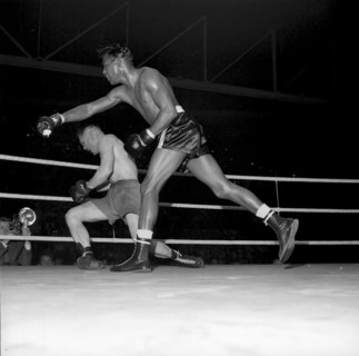 Sugar Ray Robinson (right) vs Jean Wanes, Zurich 1951