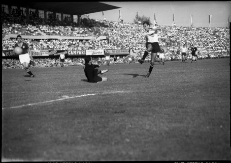 Football WC quarter final 1954: Switzerland - Austria.