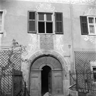 Gate decorated with ornaments, 1942.