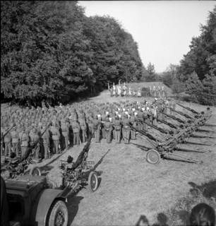 Lightweight anti-aircraft troop at handing over of flag, Bargen 1948.