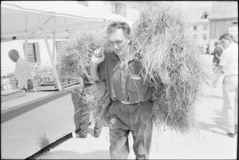 62nd Marché-Concours Saignelégier, hay carrier, 1965.