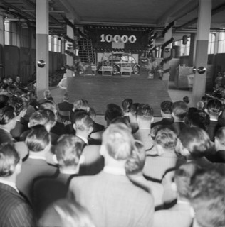 Firm's party, win in the lottery; 1951.
