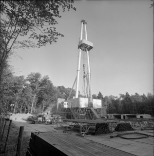 Kreuzlingen, drill for oil, derrick; 1962.
