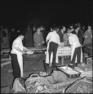 Sausage stand; Inauguration Weinland bridge; 1958.