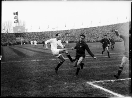 WC qualifier 1957: Switzerland - Spain.
