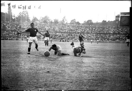 Football WC quarter final 1954: Switzerland - Austria.