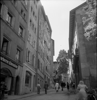 Geneva; lane in the old town: Rue du Perron; 1951.
