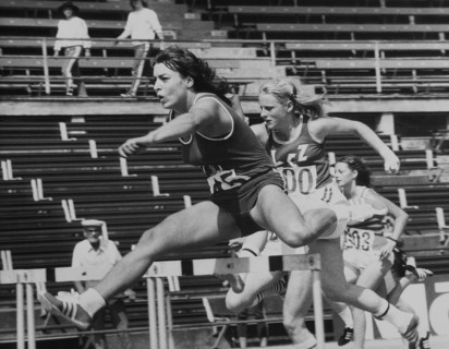 Nanette Furginé ahead of Angela Weiss, 1973.