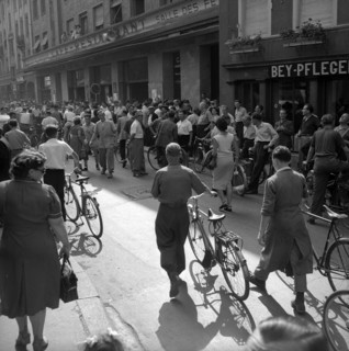 Strike in the Alsace: demonstration march, 1953.