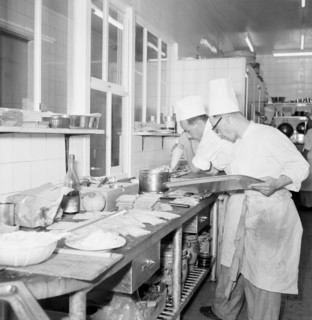 Geneva 1950: Cooks cooking in the kitchen of the du Rhone hotel.