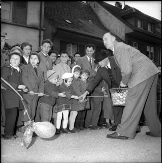 Eierleset, Eastern custom in Muttenz, 1958.