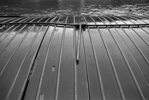 1975, Paris, Seine River. houseboat.