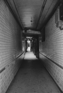 1975, Paris, Marais, passage.