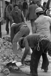 1975, Paris, Rive droite, men at work.