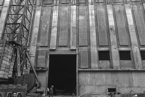 1975, Paris, Rive droite building under restoration.