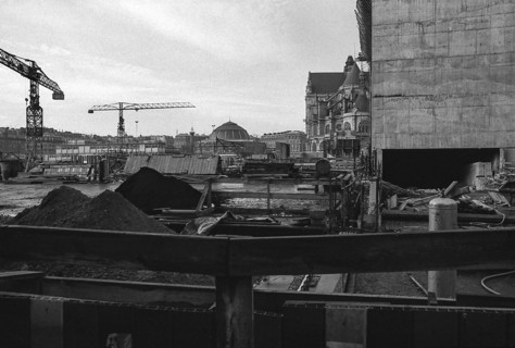1976, Paris, Rive droite, Les Halles, construction site.