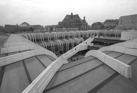1976, Paris, Rive droite, Les Halles. shopping center, church. Saint-Eustache.