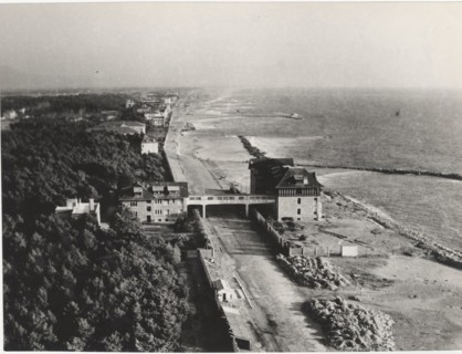 Marina di Massa Coast