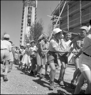 Installation of the bells, new church in Witikon 1955.