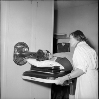 Brain tumor radiotherapy by Beta-Synchrotron, Berne 1953.