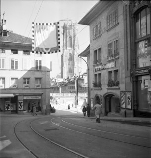 Fribourg; rue de Lausanne, cathedral; 1951.
