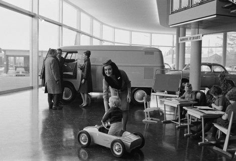 Kindergarten at the firm Amag, Geneva 1964.