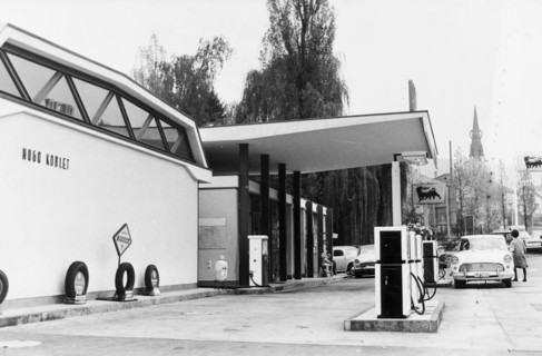 Hugo Koblets gasoline station 1964.