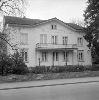 Population is joint owner of 330 ares of arable farmland, one farmhouse and one villa to promote