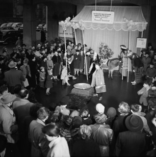 Christmas campaign for Pestalozzi Children's Village, Basle 1952.