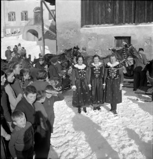 Villagers of Guarda on the first day of 1942.