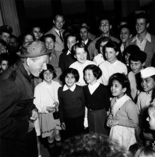 Danny Kaye with Swiss children in Geneva in 1956.