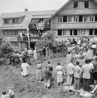 Children's village Pestalozzi: renaming of Basler House to Les Cigognes, 1953.