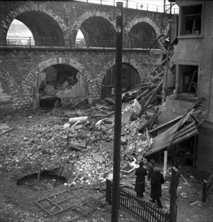 WW 2: bombing in Switzerland; bomb airdrop, dropping Zurich 1940.