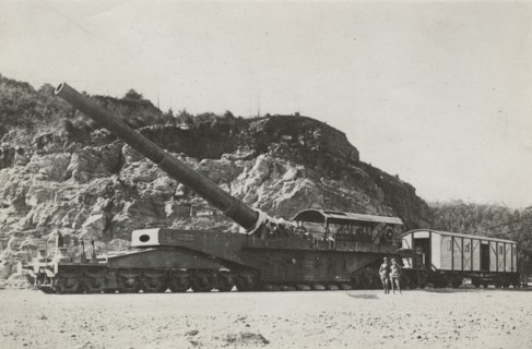 Transport of heavy artillery