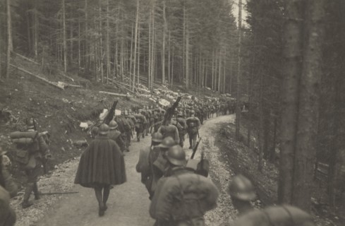 Troops in column on Mount Magnaboschi