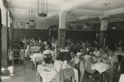 Dining room of the Albergo Posta in Trafoi. 1947