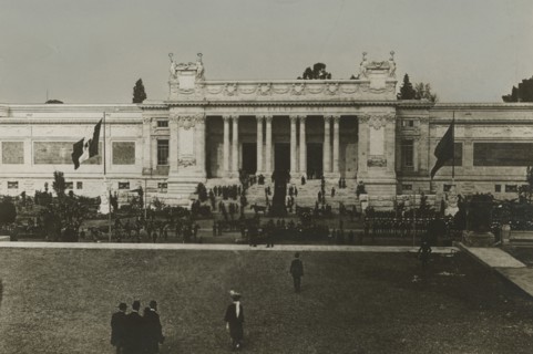 Mario Tedeschi during a Touring Club excursion. ca. 1915