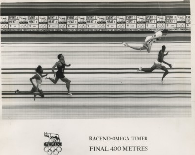 American Otis Davis wins the men's 400m final