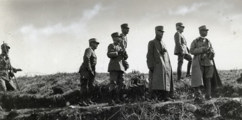 The General Staff on Mount Medea: from the center, General Luigi Cadorna, the Duke of Aosta, Emanuele Filiberto of Savoy, General Carlo Porro.
